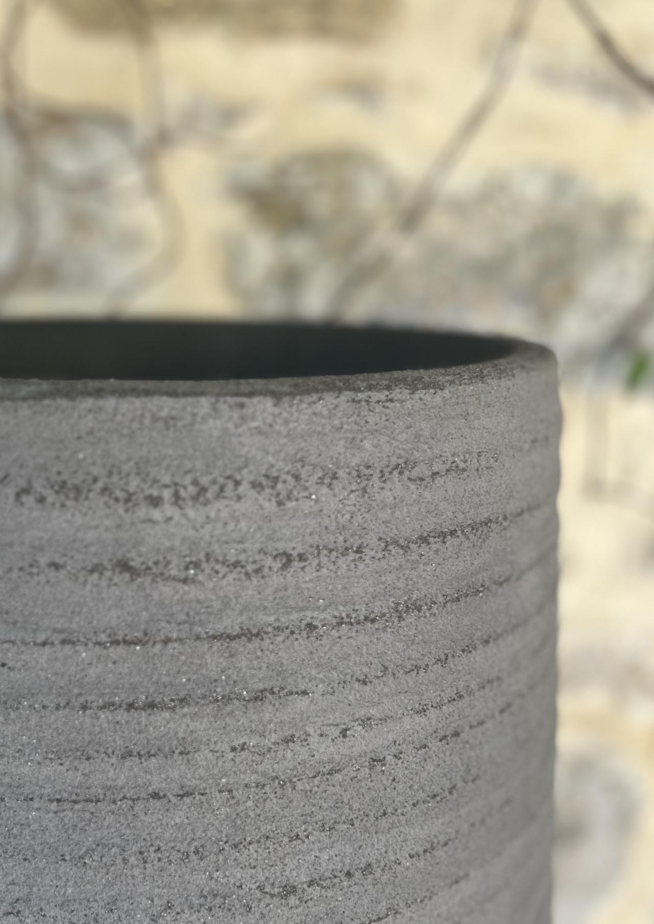 Ciotola grande in cemento per l’arredo esterno di attici e terrazzi